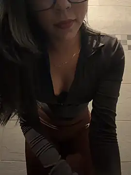 AnahiSkye online show from 05-15-26, 06:48