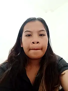 Snapshot of Hot_zoey05 chatting on 01-13-26, 08:30 Hot zoey05 online show from 01-13-26, 08:30