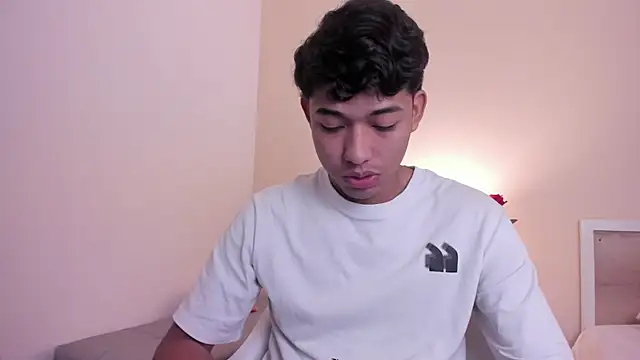 Snapshot of AustinTowers chatting on 02-19-26, 07:54 AustinTowers online show from 02-19-26, 07:54