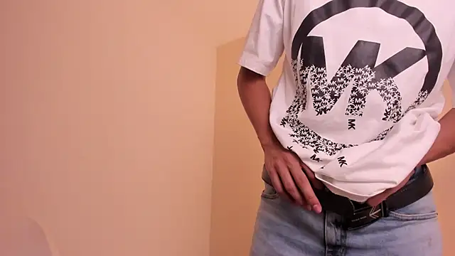 Snapshot of AustinTowers chatting on 02-27-26, 07:58 AustinTowers online show from 02-27-26, 07:58