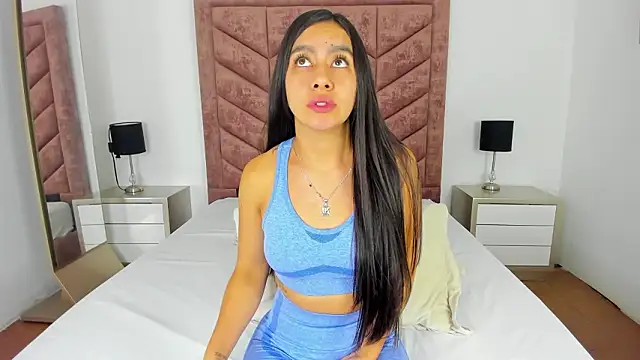 Zara Cardona online show from 01-17-26, 12:10