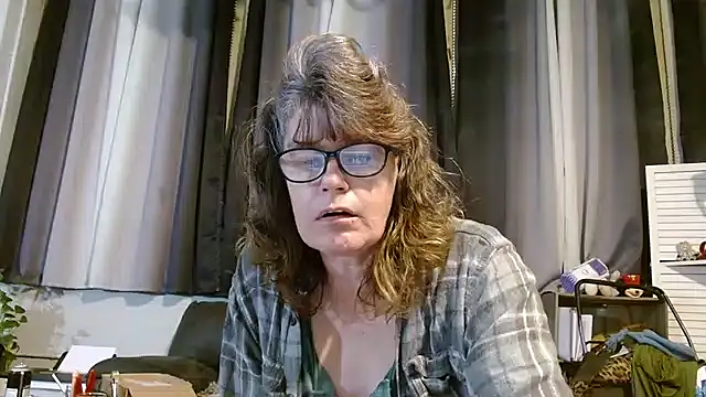 ladylavende3 online show from 03-18-25, 06:46