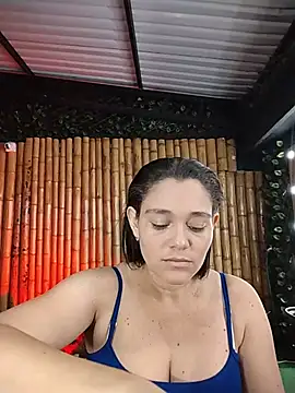 Snapshot of Astrid_williams chatting on 06-25-26, 01:05 Astrid williams online show from 06-25-26, 01:05