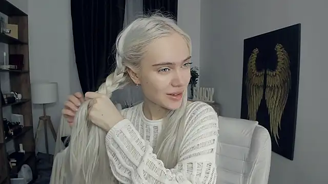 KristalCrowner online show from 02-19-26, 07:32