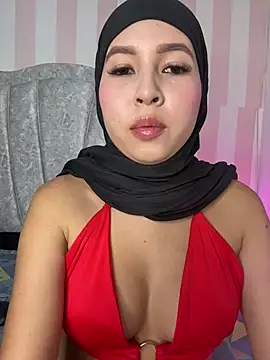 Snapshot of Shann_95 chatting on 07-23-26, 10:19 Shann 95 online show from 07-23-26, 10:19