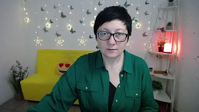 Snapshot of EmilyL0ve chatting on 04-22-26, 05:14 EmilyL0ve online show from 04-22-26, 05:14