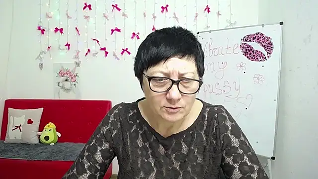 Snapshot of EmilyL0ve chatting on 04-29-26, 05:30 EmilyL0ve online show from 04-29-26, 05:30