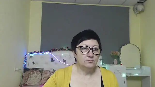 Snapshot of EmilyL0ve chatting on 05-01-26, 05:23 EmilyL0ve online show from 05-01-26, 05:23
