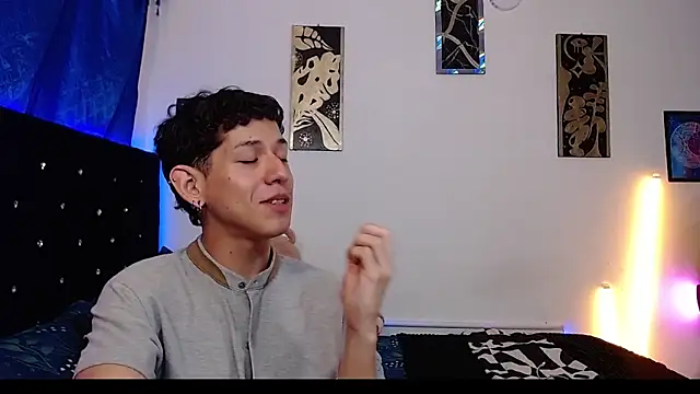 Snapshot of yorsamm_smit chatting on 02-21-26, 12:33 yorsamm smit online show from 02-21-26, 12:33