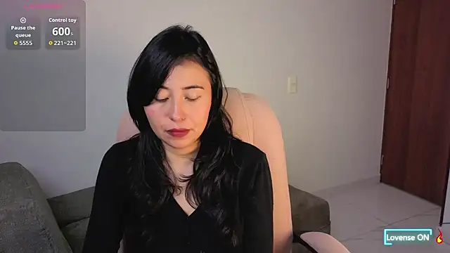 LolaOpalX online show from 06-11-26, 01:16