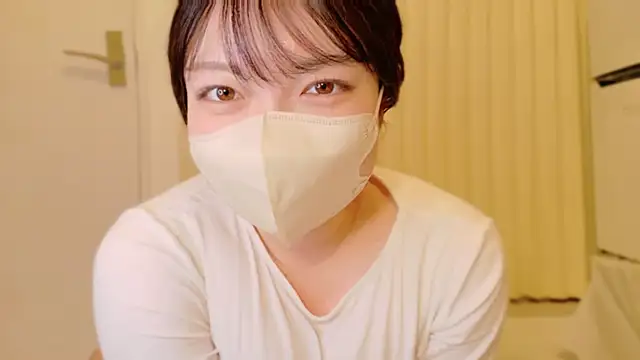   Yui  online show from 05-11-26, 07:36