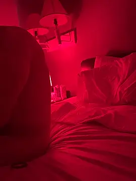 Snapshot of cloudyplay661 chatting on 02-08-26, 04:32 cloudyplay661 online show from 02-08-26, 04:32