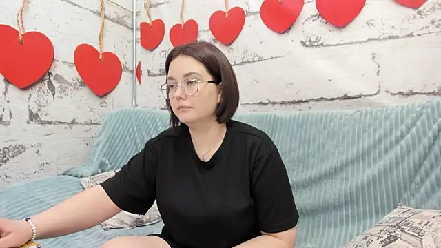 Snapshot of Sweetie_Rozzy chatting on 05-04-26, 01:23 Sweetie Rozzy online show from 05-04-26, 01:23