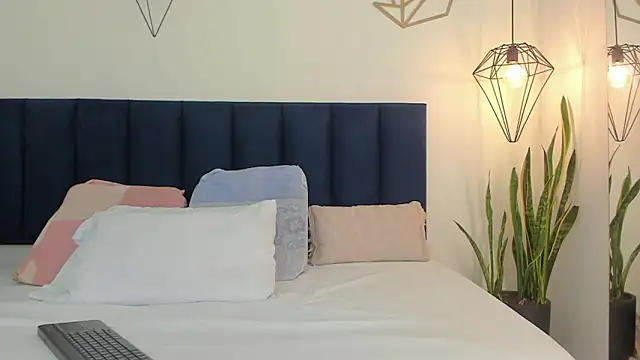 mayaevansmg online show from 02-10-26, 12:09