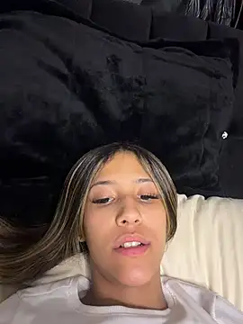 vicky bass  online show from 04-05-26, 02:09