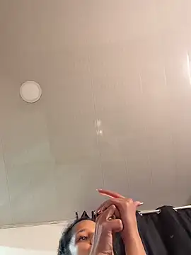 vicky bass  online show from 04-24-26, 03:31