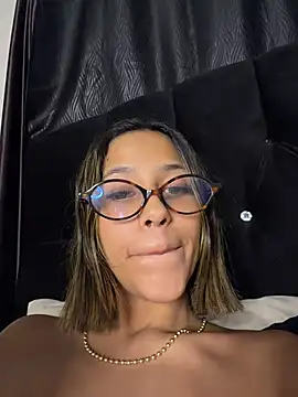 vicky bass  online show from 06-19-26, 03:00