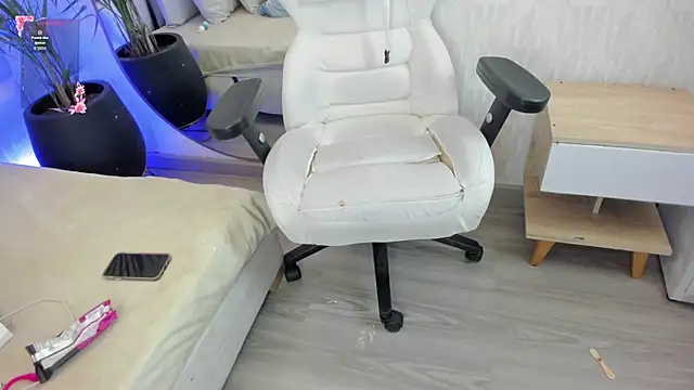 iim Cloe online show from 04-10-26, 08:46