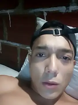 Snapshot of Tayzon09 chatting on 01-18-26, 11:41 Tayzon09 online show from 01-18-26, 11:41