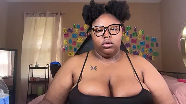 Snapshot of Chocolatebunnyxx96 chatting on 06-09-26, 04:07 Chocolatebunnyxx96 online show from 06-09-26, 04:07