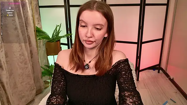 Snapshot of Layla_Bloom chatting on 02-26-26, 05:45 Layla Bloom online show from 02-26-26, 05:45