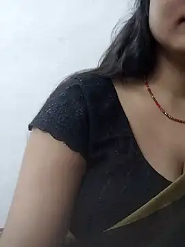 Snapshot of Cute-angle-1 chatting on 02-13-26, 04:36 Cute-angle-1 online show from 02-13-26, 04:36