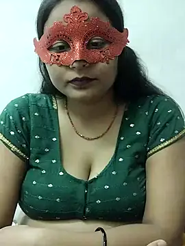 Snapshot of Cute-angle-1 chatting on 02-14-26, 03:53 Cute-angle-1 online show from 02-14-26, 03:53