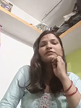 Snapshot of Priyaa_1433 chatting on 06-17-26, 11:45 Priyaa 1433 online show from 06-17-26, 11:45