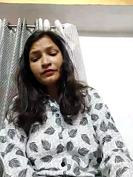 Snapshot of Priyaa_1433 chatting on 06-19-26, 05:17 Priyaa 1433 online show from 06-19-26, 05:17