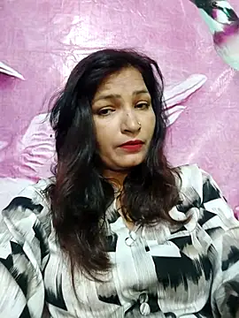 Snapshot of Priyaa_1433 chatting on 07-05-26, 04:30 Priyaa 1433 online show from 07-05-26, 04:30