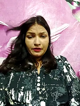 Snapshot of Priyaa_1433 chatting on 07-05-26, 05:20 Priyaa 1433 online show from 07-05-26, 05:20