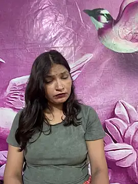Snapshot of Priyaa_1433 chatting on 08-01-26, 07:24 Priyaa 1433 online show from 08-01-26, 07:24