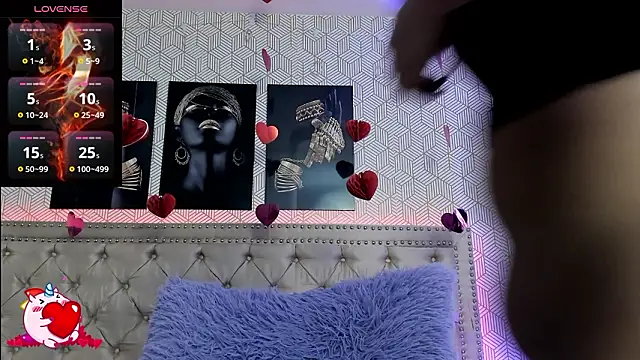 Snapshot of MeganRosseX chatting on 02-17-26, 04:46 MeganRosseX online show from 02-17-26, 04:46