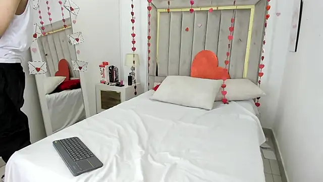 julian xx online show from 02-13-26, 07:54