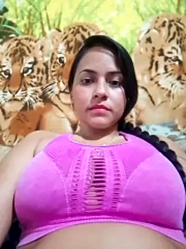 Snapshot of Maliha_21 chatting on 06-22-26, 01:18 Maliha 21 online show from 06-22-26, 01:18