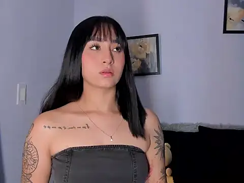 Snapshot of Roseholden chatting on 03-04-26, 01:55 Roseholden online show from 03-04-26, 01:55