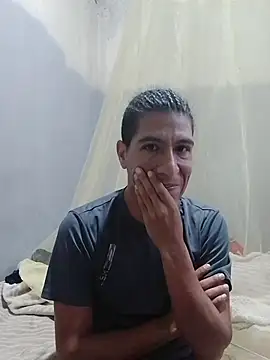 Rodrigohernan19 online show from 05-17-26, 09:17