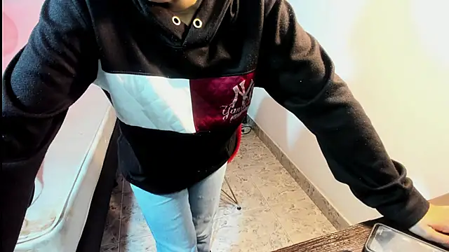 ZoeFox5 online show from 02-20-26, 12:16