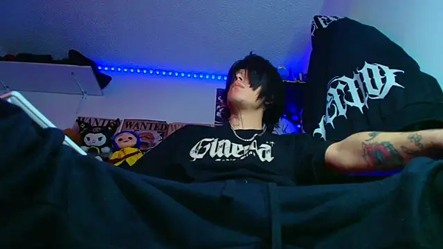 Snapshot of Anhony_Muscle chatting on 06-24-26, 01:43 Anhony Muscle online show from 06-24-26, 01:43