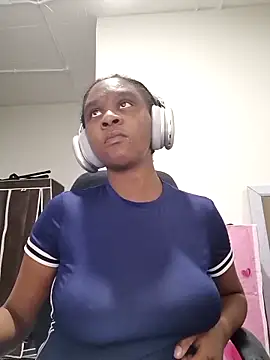 Snapshot of princess-boobz chatting on 02-24-26, 07:34 princess-boobz online show from 02-24-26, 07:34