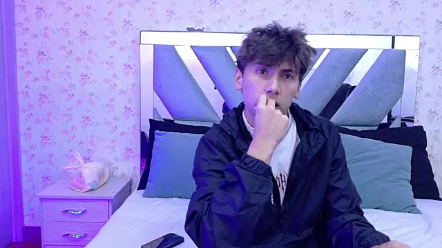 Snapshot of Liam_Noxx chatting on 02-18-26, 07:43 Liam Noxx online show from 02-18-26, 07:43