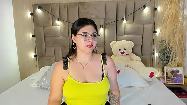 Snapshot of MiiaGreys chatting on 01-16-26, 08:24 MiiaGreys online show from 01-16-26, 08:24