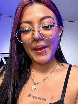 Snapshot of queen_of_you_heart chatting on 01-09-26, 10:00 queen of you heart online show from 01-09-26, 10:00