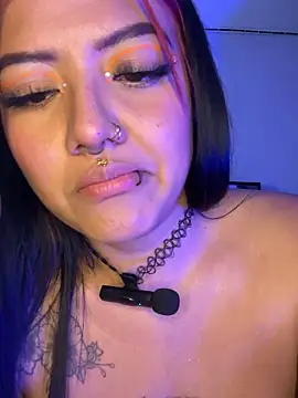 Snapshot of queen_of_you_heart chatting on 02-19-26, 11:34 queen of you heart online show from 02-19-26, 11:34