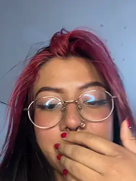 Snapshot of queen_of_you_heart chatting on 02-26-26, 02:43 queen of you heart online show from 02-26-26, 02:43