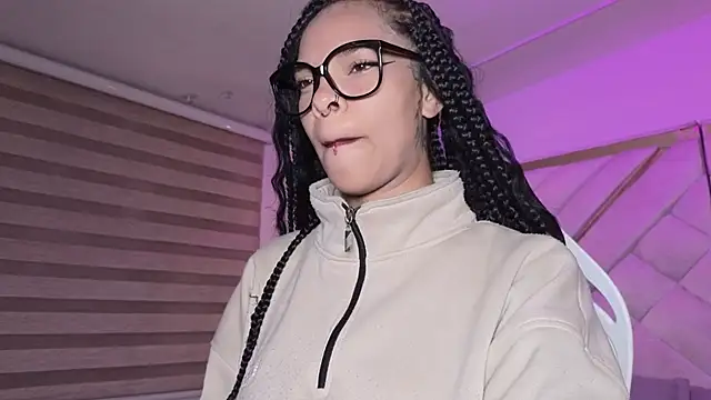 mia gatesvg online show from 02-22-26, 03:18