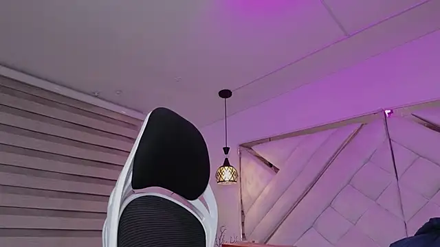 mia gatesvg online show from 03-11-26, 03:01