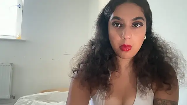 Snapshot of fayfay21@xh chatting on 06-10-26, 04:06 fayfay21xh online show from 06-10-26, 04:06