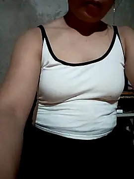 Snapshot of vanvan005 chatting on 06-26-26, 11:58 vanvan005 online show from 06-26-26, 11:58