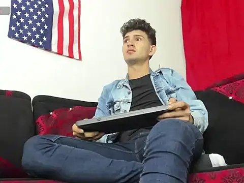 camilo model online show from 01-14-26, 05:13